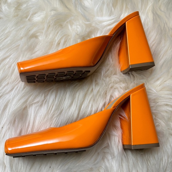 Bottega Veneta Tower Square-Toe Slip-On Pumps - Picture 4 of 13